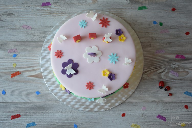 Motivtorte mit Blumen und Schmetterlingen (4)